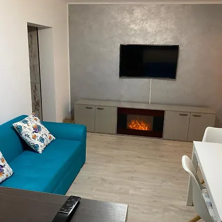 Garden Apartment *